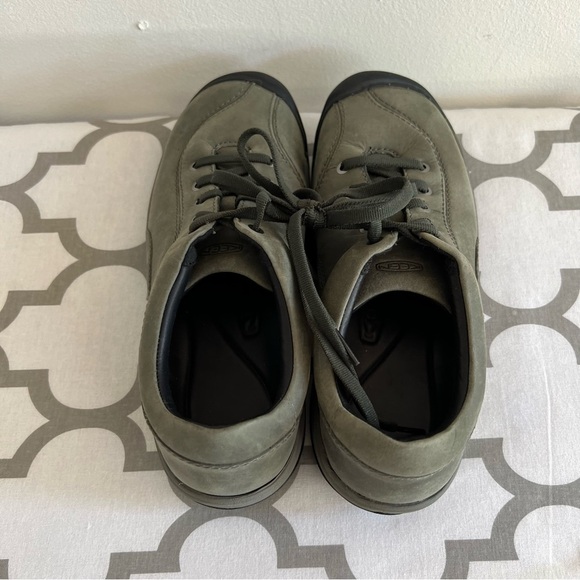 Keen Green Athletic Leather Shoes | Versatile & Comfortable - Picture 6 of 9